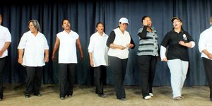 Gansbaai Vroue wys staal 4